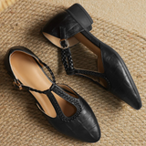 Carla – Klassische Leder-T-Steg-Schuhe mit geflochtenem Detail
