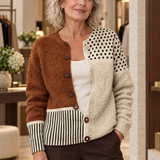 Minimalistische Strickjacke mit abstraktem Punktprint und Knöpfen