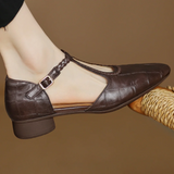 Carla – Klassische Leder-T-Steg-Schuhe mit geflochtenem Detail