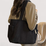 Olívia - Bolsa de Ombro em Veludo