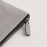 Linus™ | Hellgraue Clutch-Tasche