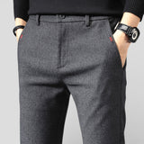 Ignaz™ | Schlanke Tapered-Hose mit glatter Oberfläche