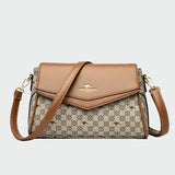 Clutch Elegante y Atemporal