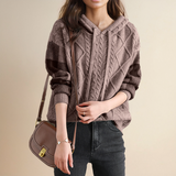 Julie | Strickpullover mit Kapuze in Zopfmuster